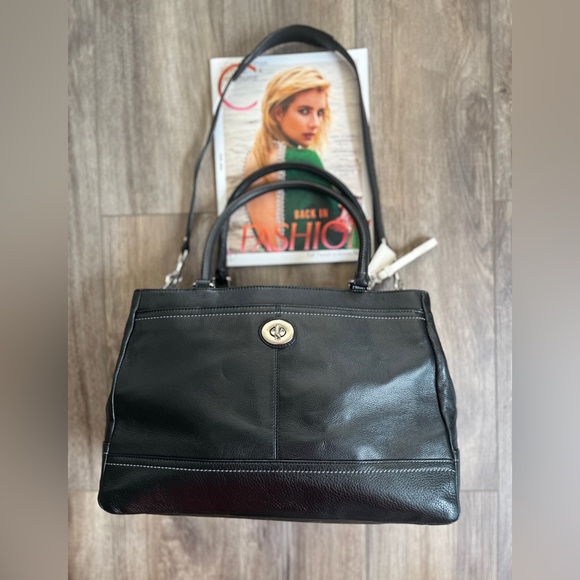 Coach Handbags - Coach Park Leather Carryall Satchel Excellent Condition